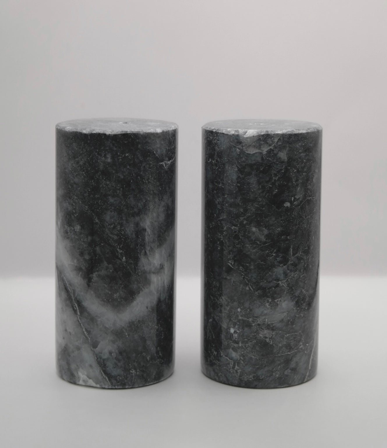 Salt and pepper shaker black